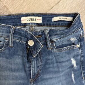 GUESS Women's Distressed Denim Skinny Jeans